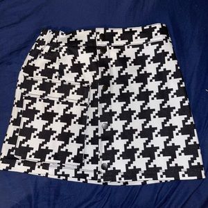 Ivy Park x Adidas Halls of Ivy Houndstooth Skirt in a Teen Large size.